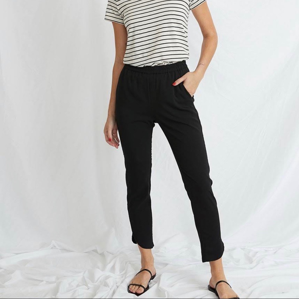 Marine Layer Tulip Hem Crop